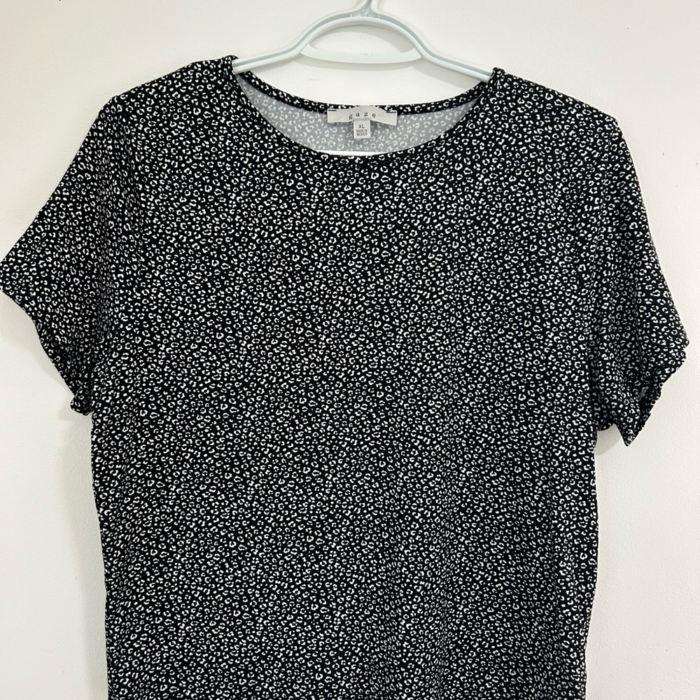 Gaze Black and White print Short Sleeve Top, very soft.